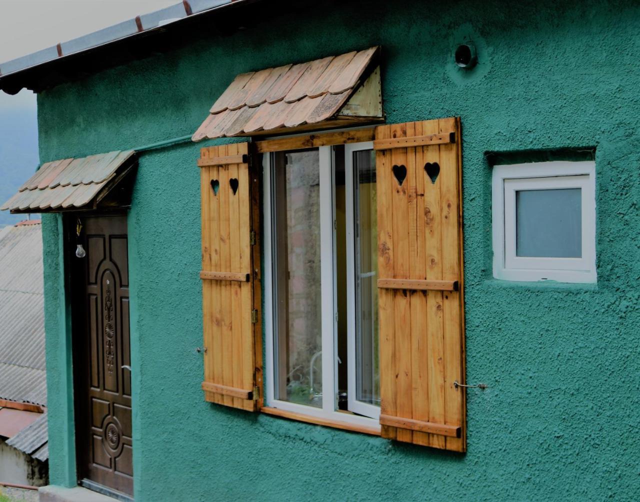 Комплекс Dilijan Town Inn Экстерьер фото